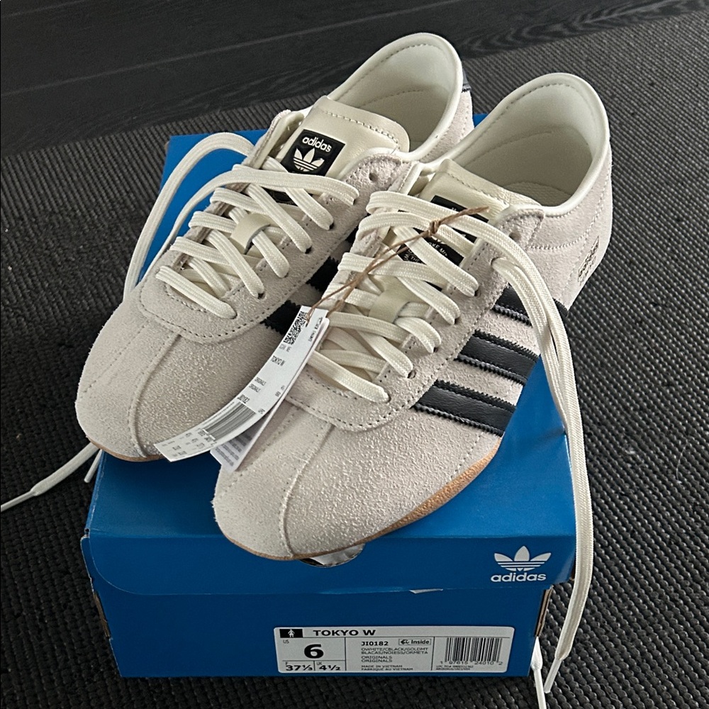 NWT adidas Tokyo sneakers size 6 women’s